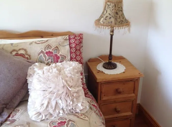 Stone Orman Evi Glasson